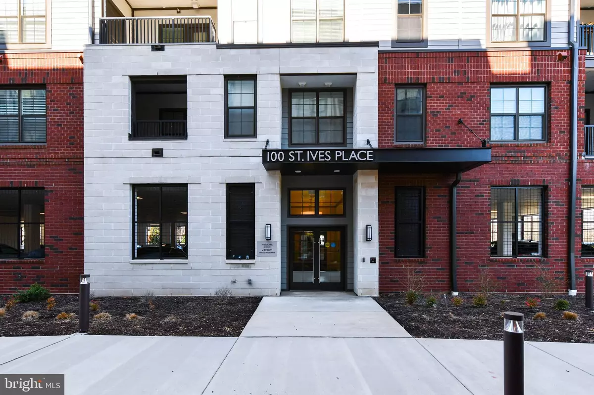 National Harbor, MD 20745,100 SAINT IVES, PL #UNIT #301