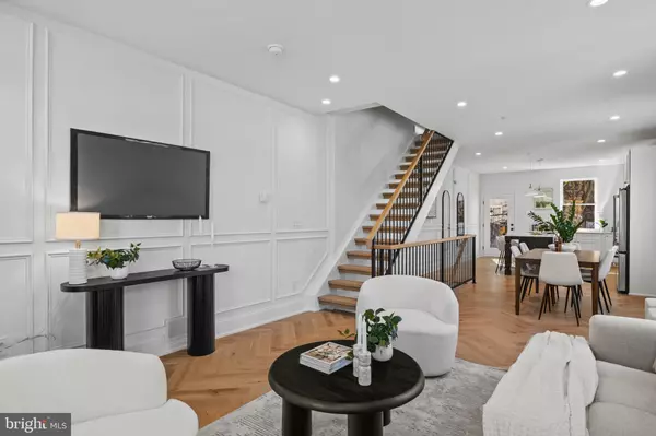 Philadelphia, PA 19146,2350 REED ST