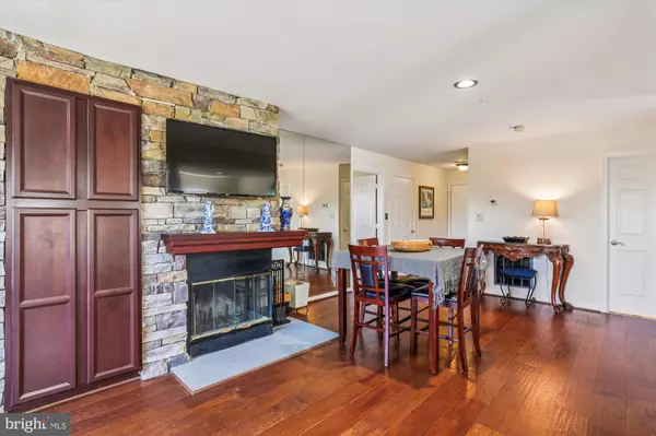 Gaithersburg, MD 20878,302 RIDGEPOINT PL #16