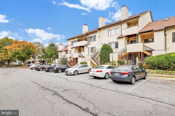 Gaithersburg, MD 20886,9720 HELLINGLY PL #208