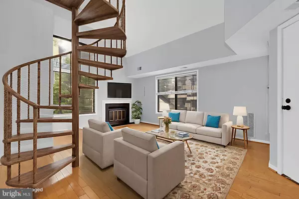 Gaithersburg, MD 20886,9720 HELLINGLY PL #208