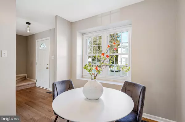 Vienna, VA 22181,9911 LONGFORD CT