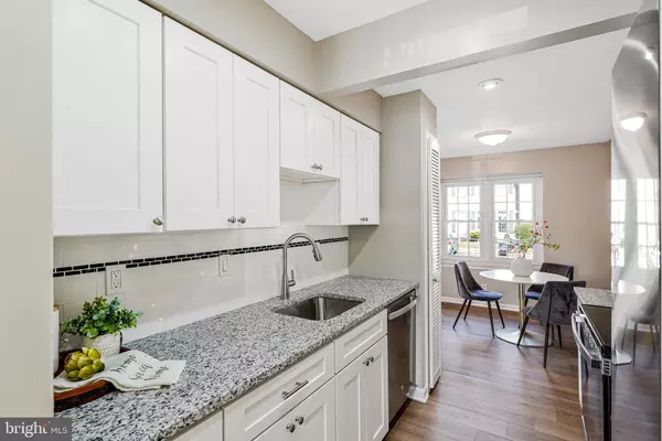 Vienna, VA 22181,9911 LONGFORD CT