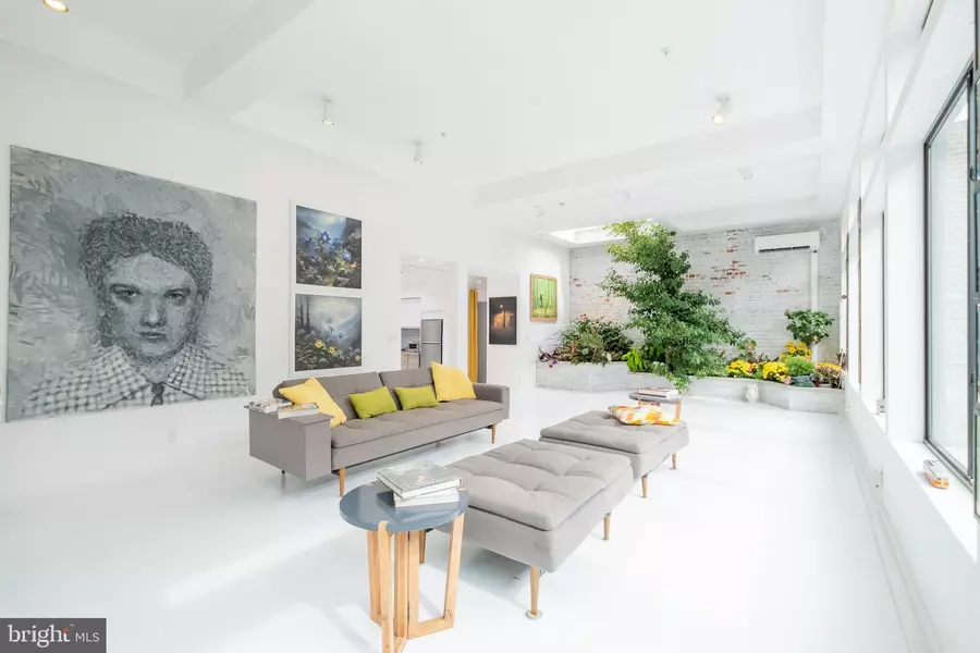 822-24 ELLSWORTH ST, Philadelphia, PA 19147