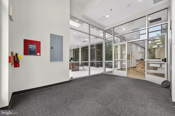 Warrenton, VA 20186,361 WALKER DR #101