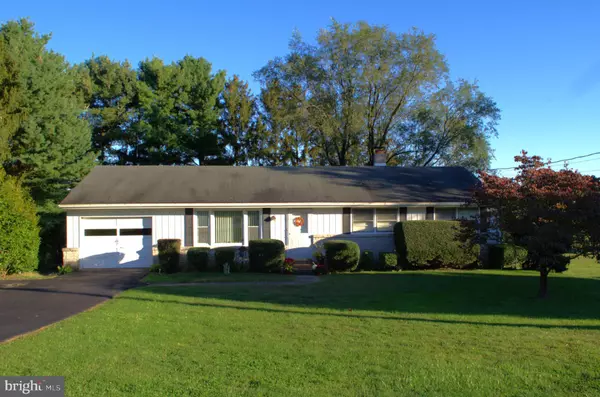 880 SPRINGVALE RD, Red Lion, PA 17356