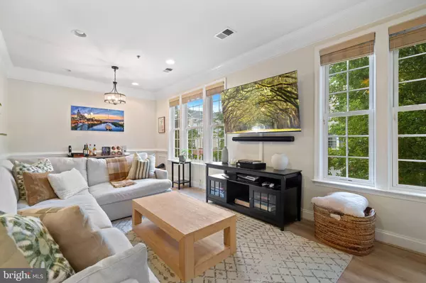 Alexandria, VA 22306,7135 HUNTLEY CREEK PL #55