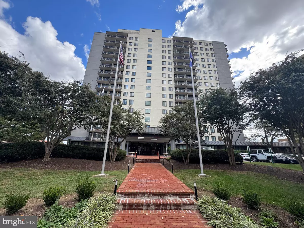 Alexandria, VA 22314,801 N PITT ST #401