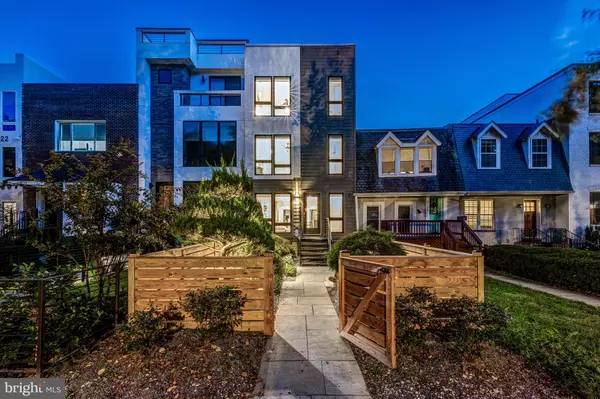 3728 R ST NW, Washington, DC 20007