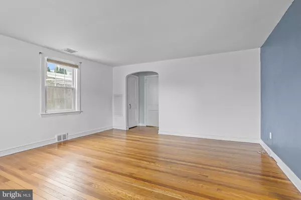 Springfield, PA 19064,30 WAYNE AVE