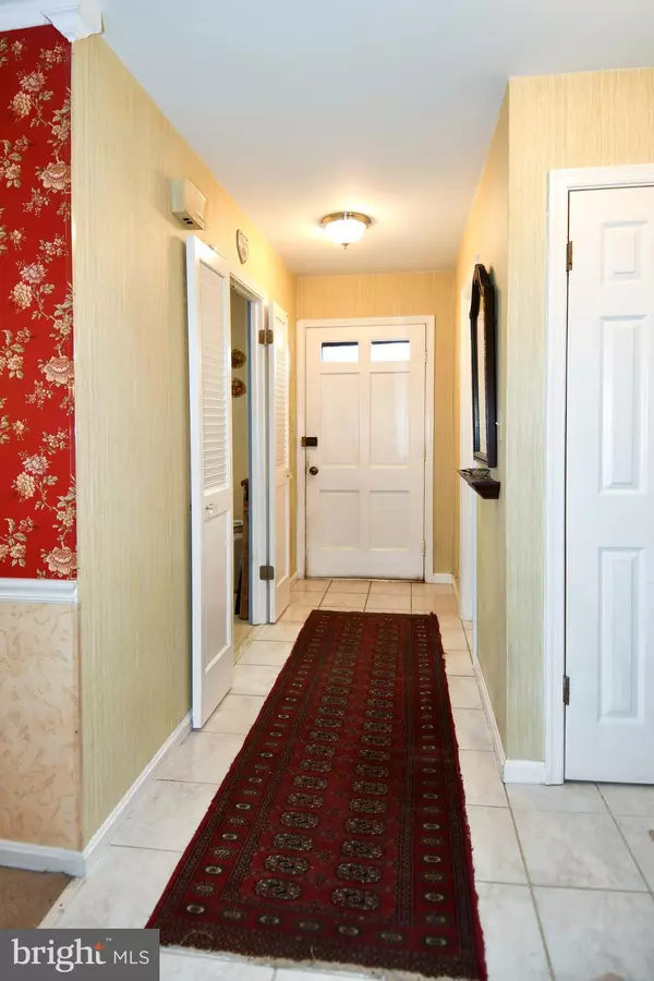 Gaithersburg, MD 20878,61 OAK SHADE RD