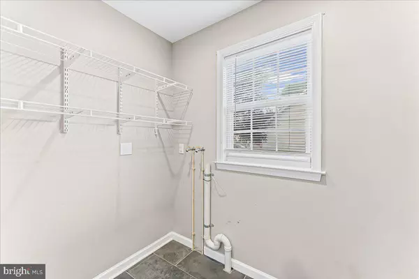 Oxford, PA 19363,113 MIDLAND DR