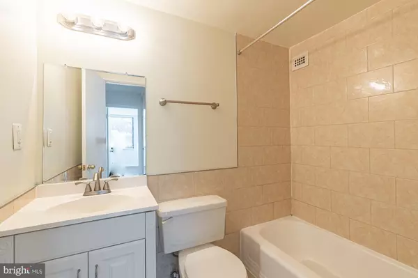 Falls Church, VA 22044,600 ROOSEVELT BLVD #101