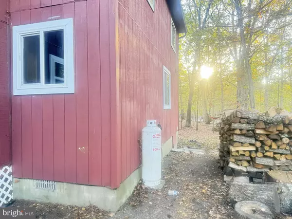 East Stroudsburg, PA 18302,235 SCENIC DR