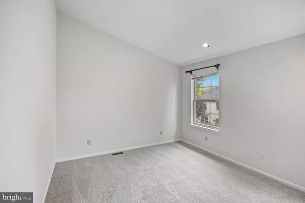 Delran, NJ 08075,8 WOODRUSH CT