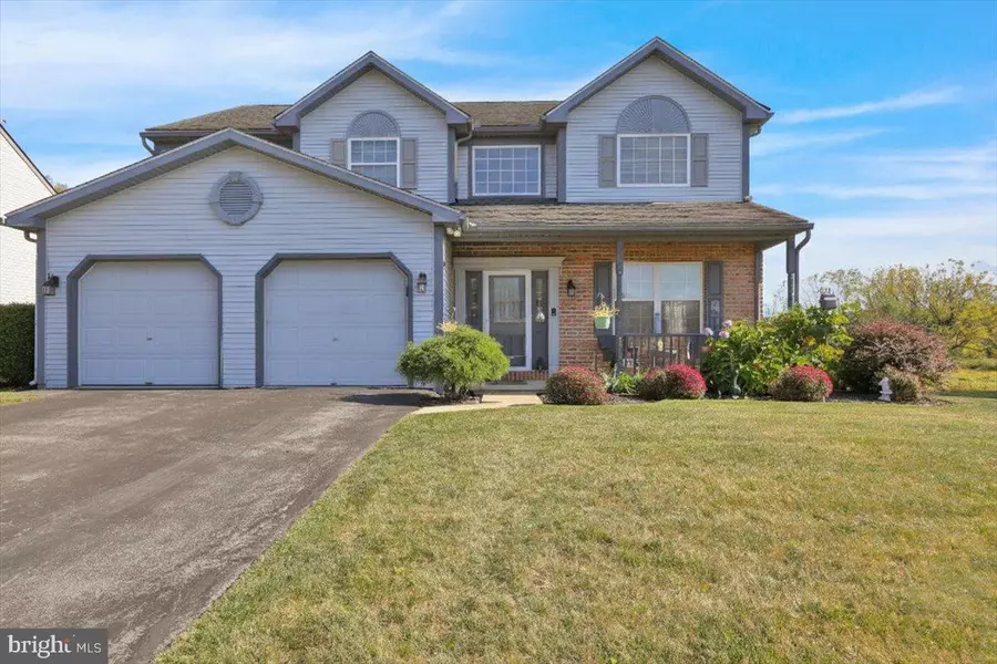 24 BROOKFIELD DR, Fleetwood, PA 19522