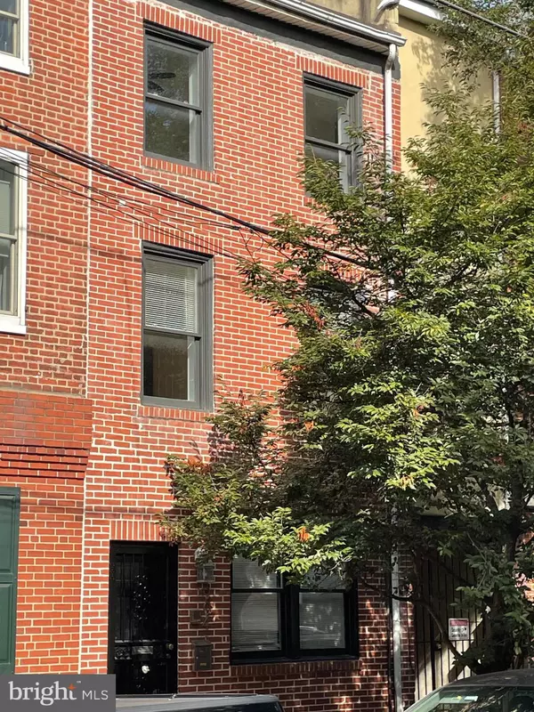 Philadelphia, PA 19147,904 S 6TH ST