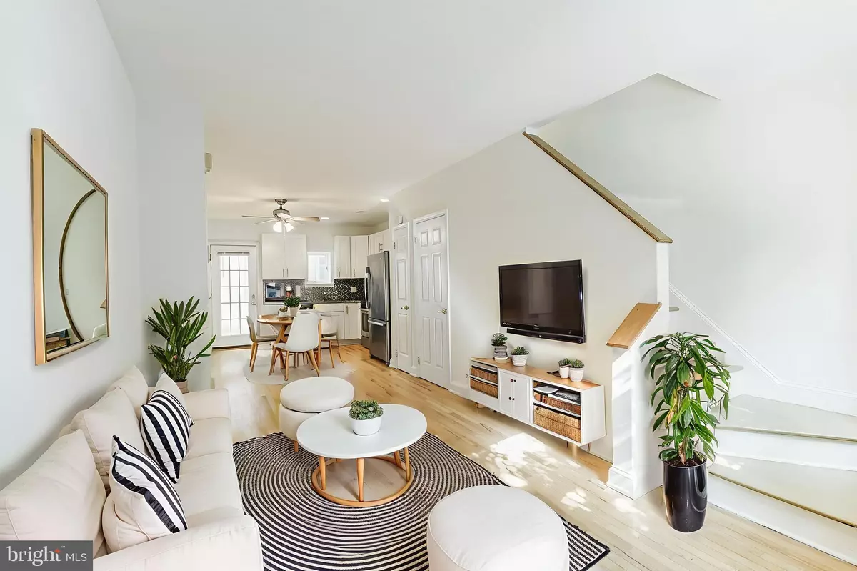 Philadelphia, PA 19147,904 S 6TH ST