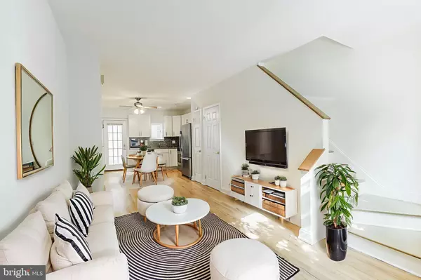 904 S 6TH ST, Philadelphia, PA 19147