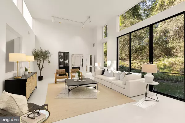 3524 WILLIAMSBURG LN NW, Washington, DC 20008