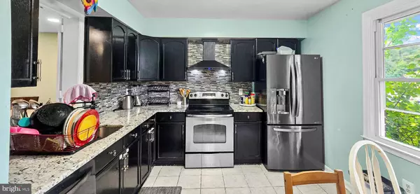 Gaithersburg, MD 20877,8402 TOWNE CREST CT