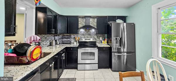 Gaithersburg, MD 20877,8402 TOWNE CREST CT