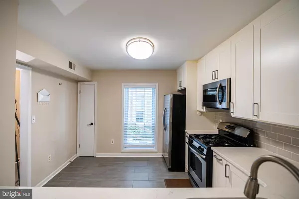 Falls Church, VA 22042,7778 WILLOW POINT DR #7778