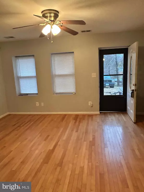 Indian Head, MD 20640,5393 NELSON POINT RD