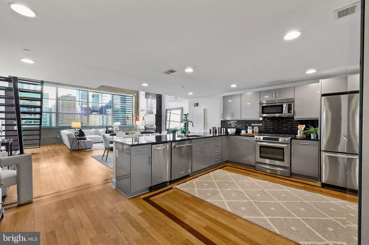 Philadelphia, PA 19103,2200 ARCH ST #1208