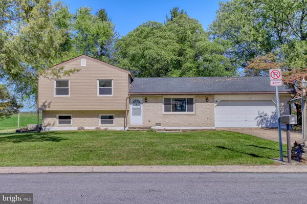 125 RAMBLEWOOD RD, Pennsylvania Furnace, PA 16865