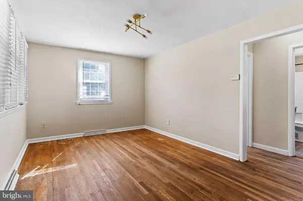 Hummelstown, PA 17036,2042 LOCUST LN