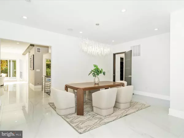 Vienna, VA 22181,2209 HUNTER MILL RD