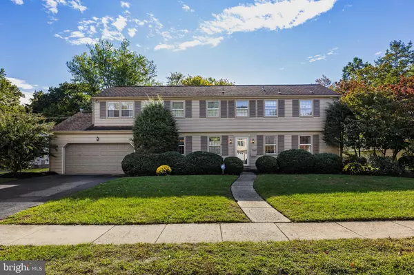 1912 CARDINAL LAKE DR, Cherry Hill, NJ 08003