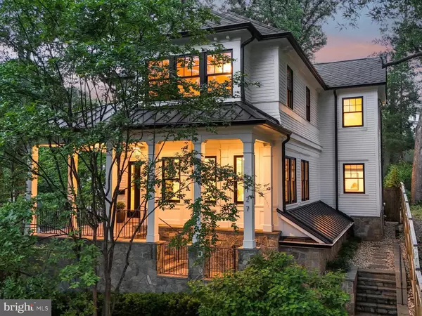 Washington, DC 20016,3127 51ST PL NW