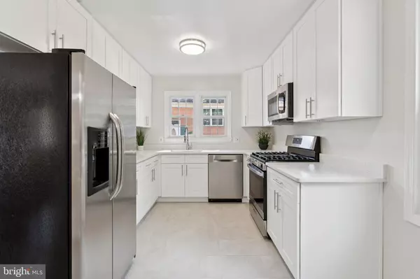 Woodbridge, VA 22192,12526 OAKWOOD DR