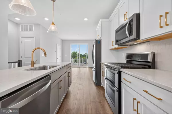 10036 HARPER VALE RD, Montgomery Village, MD 20886