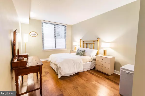 Washington, DC 20001,555 MASSACHUSETTS AVE NW #217