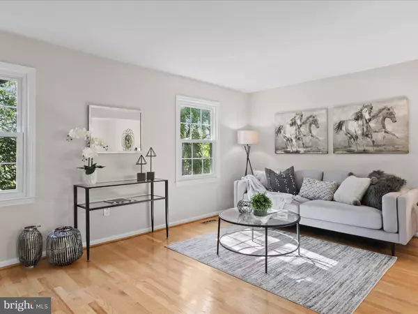 Annandale, VA 22003,4517 PINECREST HEIGHTS DR