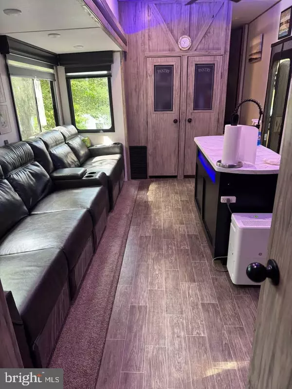 Cape May, NJ 08204,669 ROUTE 9 #404