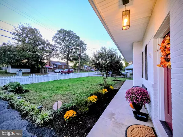 Suitland, MD 20746,5918 ROBIN LN