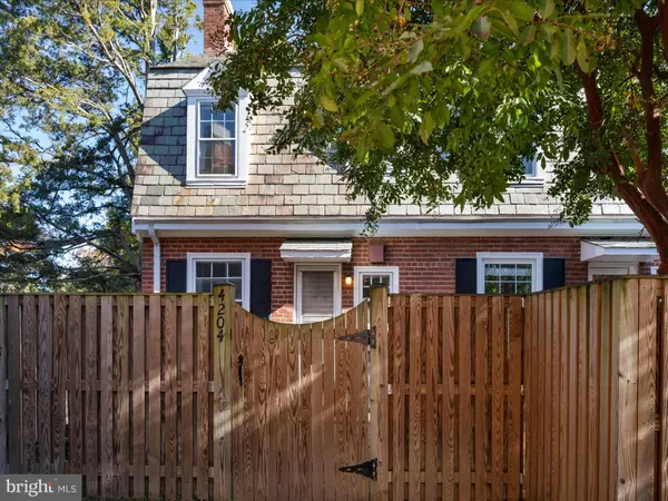 Arlington, VA 22206,4204 34TH ST S