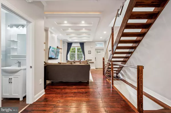Philadelphia, PA 19146,2453 CARPENTER ST