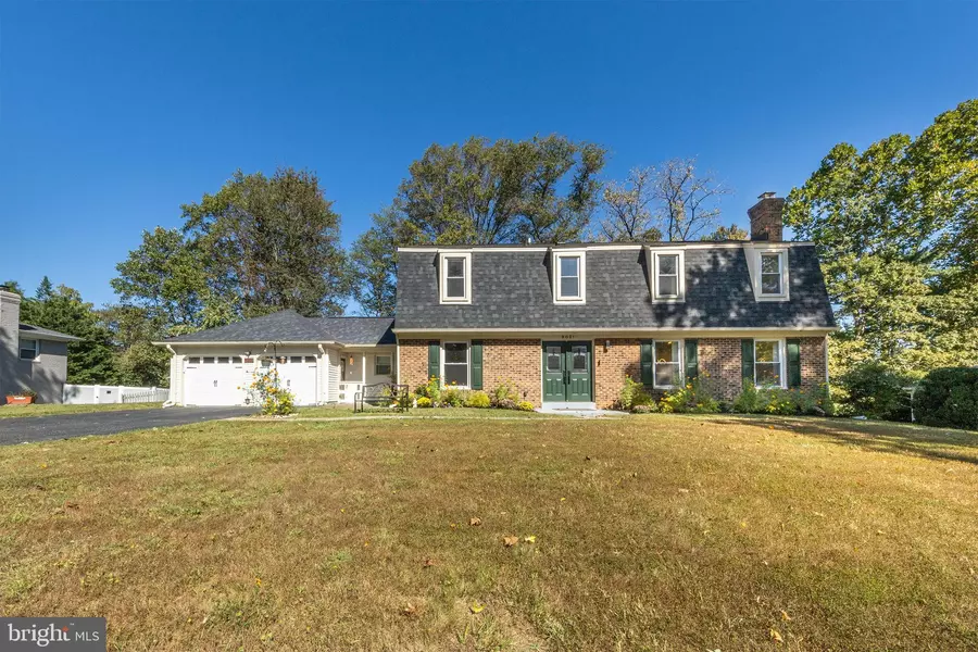 9021 CHERBOURG DR, Potomac, MD 20854