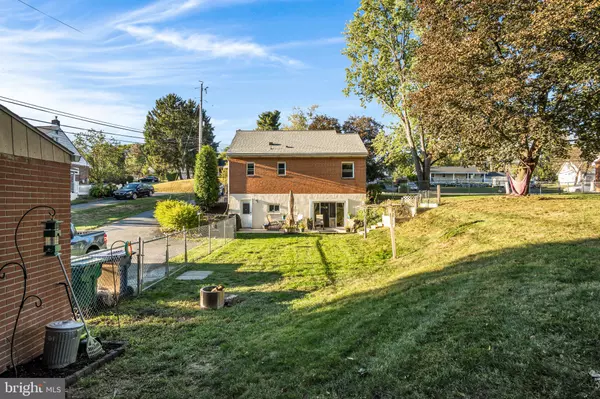 Harrisburg, PA 17109,5797 LOCUST LN
