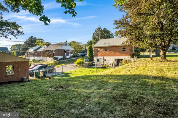 Harrisburg, PA 17109,5797 LOCUST LN