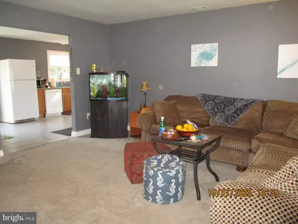 Tuckerton, NJ 08087,153 OAKLEAF DR