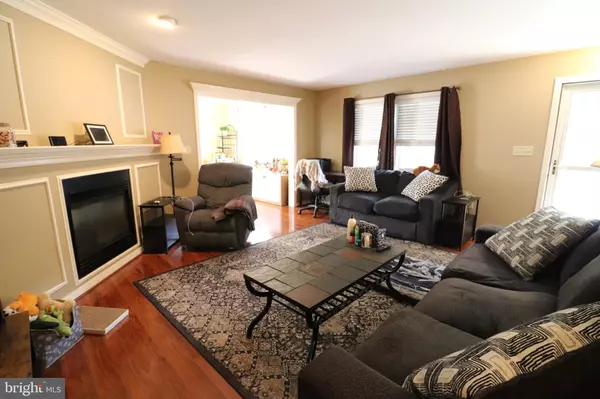 Lititz, PA 17543,641 CHICKADEE