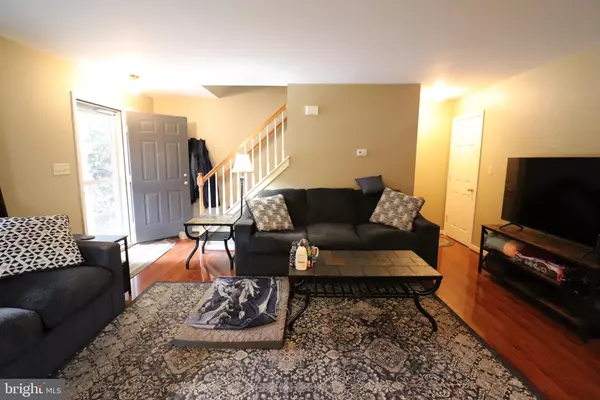 Lititz, PA 17543,641 CHICKADEE