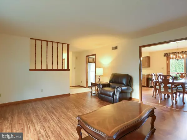 Harrisburg, PA 17111,6422 GILLINGHAM LN