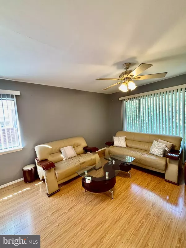 Philadelphia, PA 19115,9336 NEIL RD #B